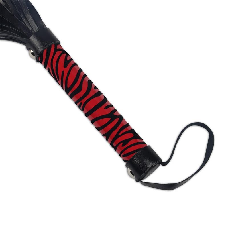 Leather Flogger Black And Red Remedia Amoris