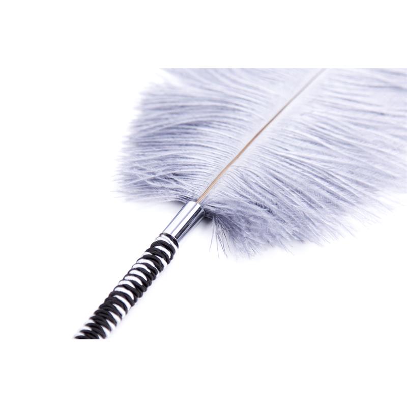 Piuma solleticante con involucro 46 cm Nero/Bianco Piuma solleticante con involucro 46 cm Nero/Bianco - immagine 3
